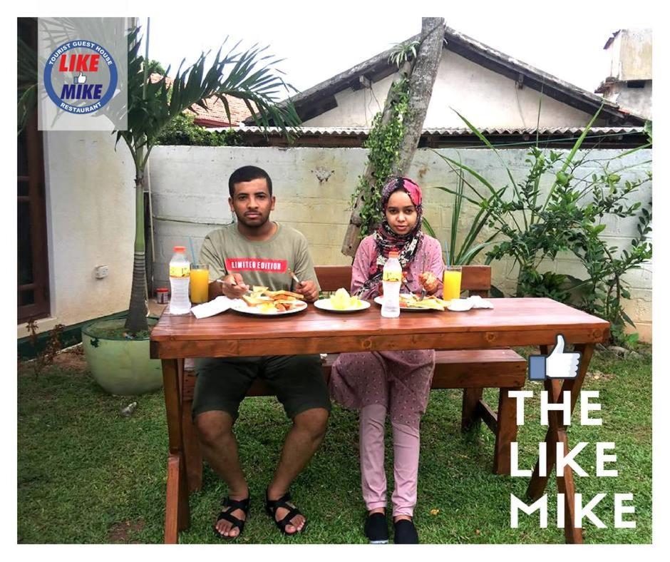 Like Mike Tourist Guest House & Restaurant Negombo Exterior photo
